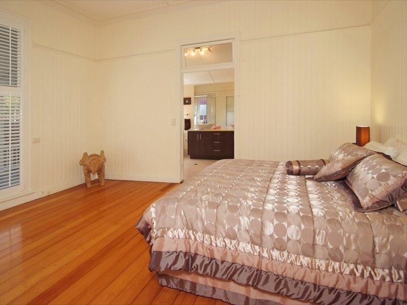 8 Keith Street, Clayfield QLD 4011