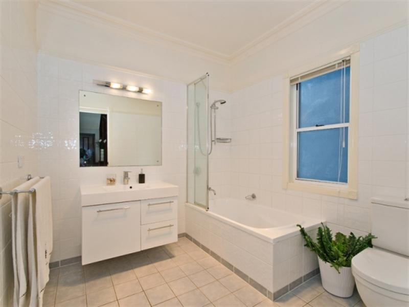 24 Mawarra Street, Albion QLD 4010