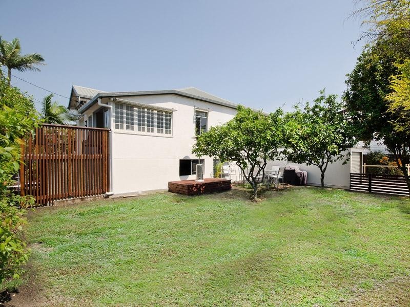 36 Winchester Street, Hamilton QLD 4007