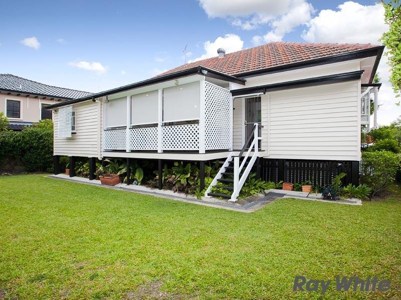 30 Enderley Avenue, Clayfield QLD 4011