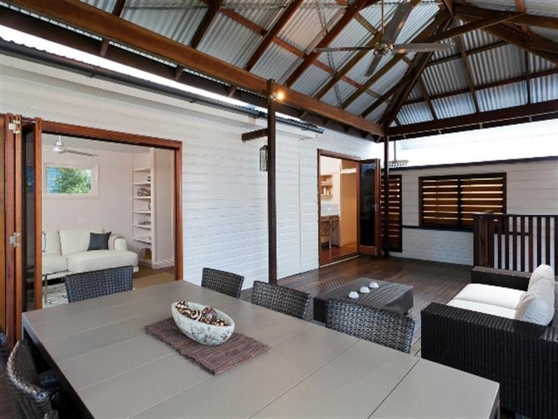 8 Willmington Street, Wooloowin QLD 4030