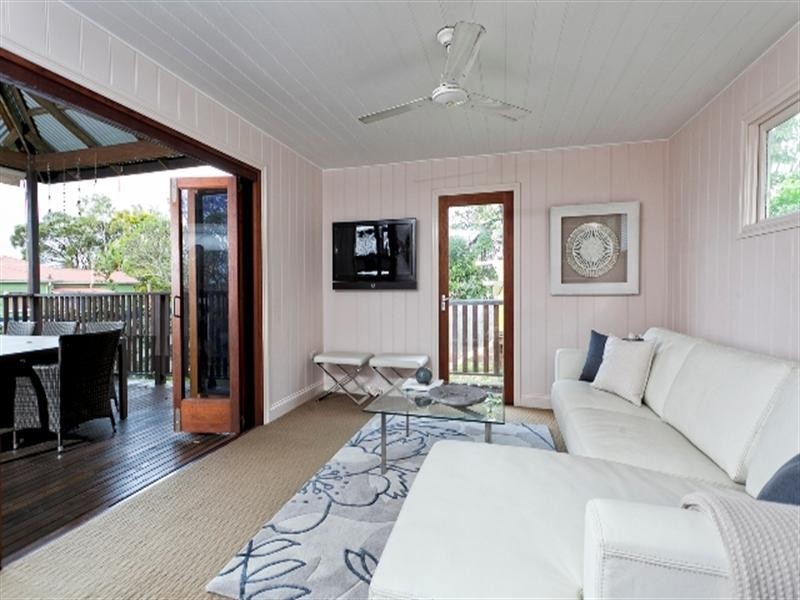 8 Willmington Street, Wooloowin QLD 4030