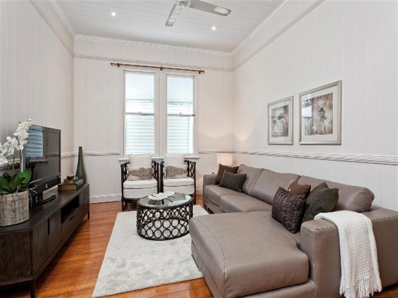 8 Willmington Street, Wooloowin QLD 4030