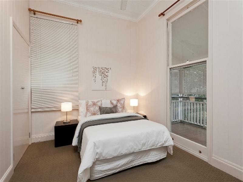 8 Willmington Street, Wooloowin QLD 4030