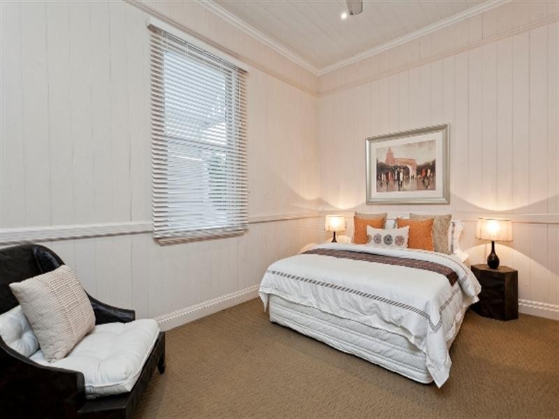 8 Willmington Street, Wooloowin QLD 4030