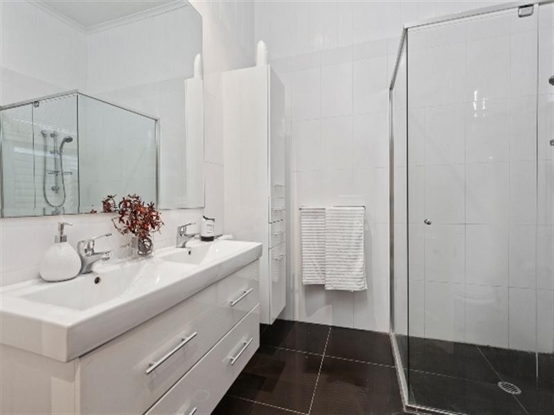 8 Willmington Street, Wooloowin QLD 4030