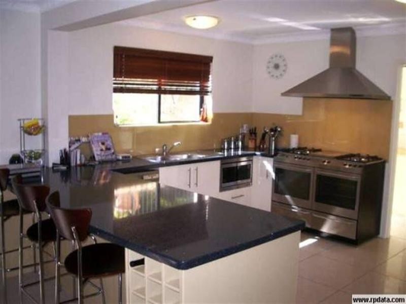 9 Lynell Street, Hamilton QLD 4007