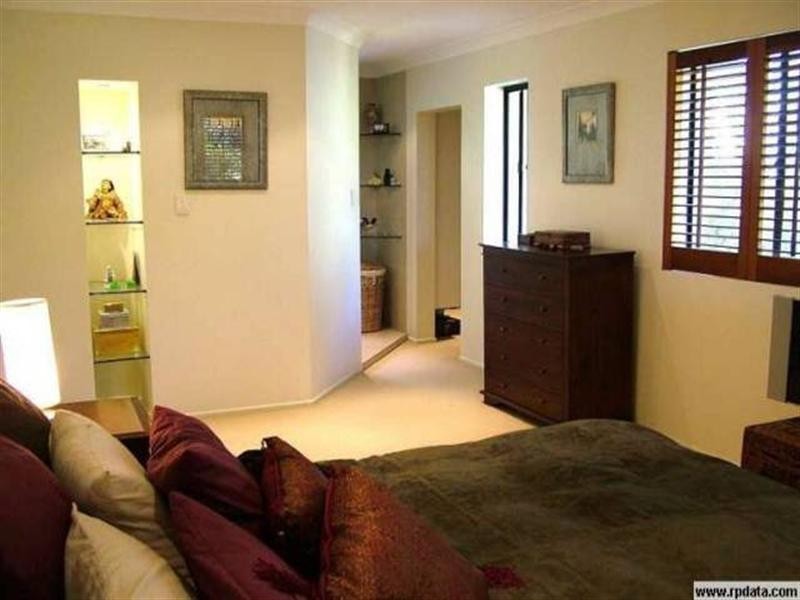 9 Lynell Street, Hamilton QLD 4007