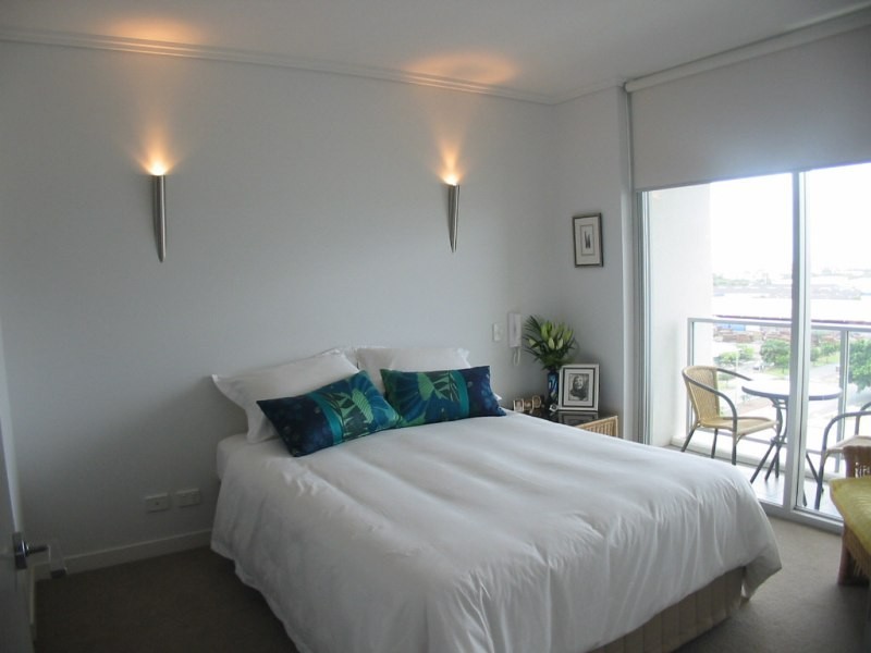 35 Harbour Road, Hamilton QLD 4007