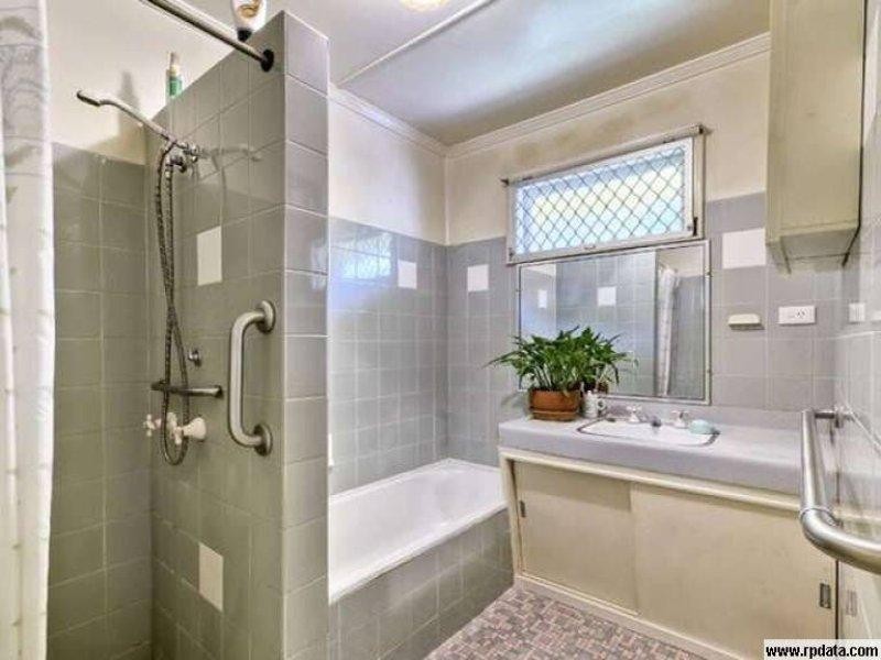 28 Phelan Street, Clayfield QLD 4011