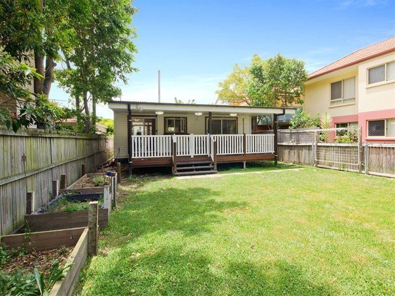 18 Buxton Street, Ascot QLD 4007