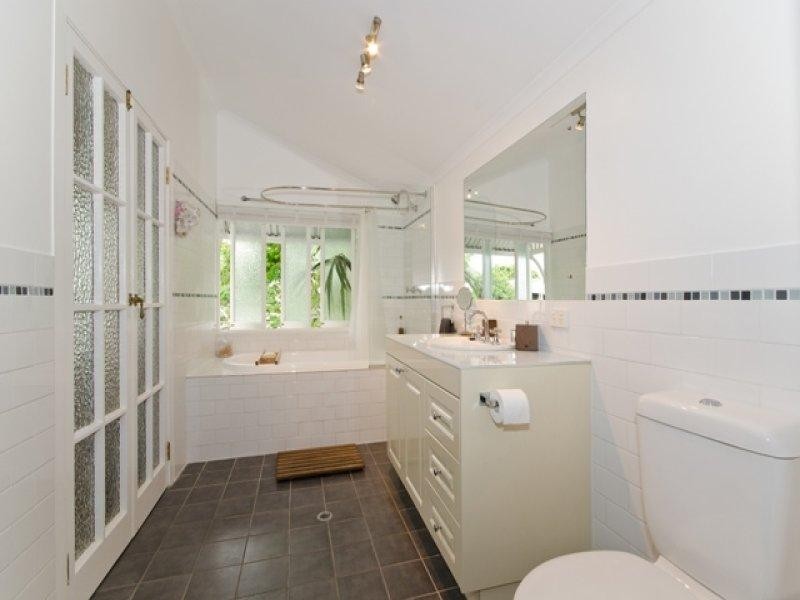 18 Gordon Street, Hendra QLD 4011