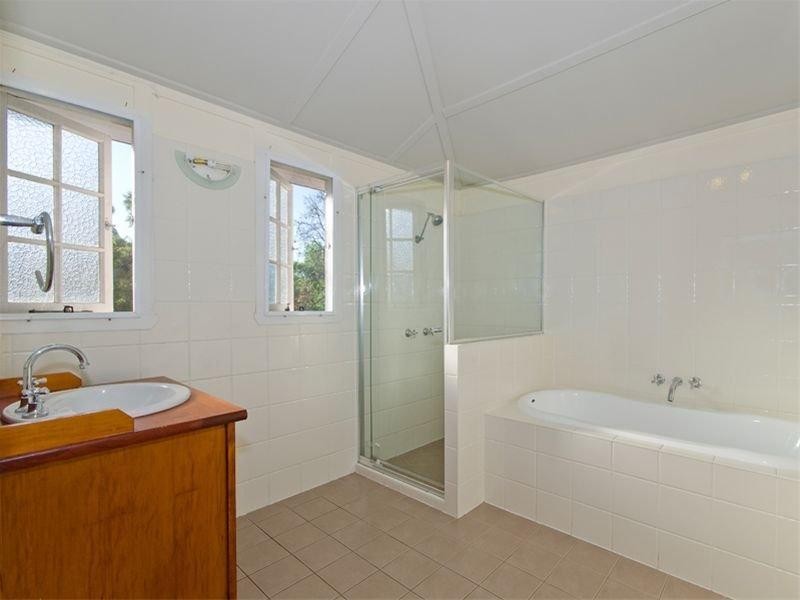 8 Keith Street, Clayfield QLD 4011