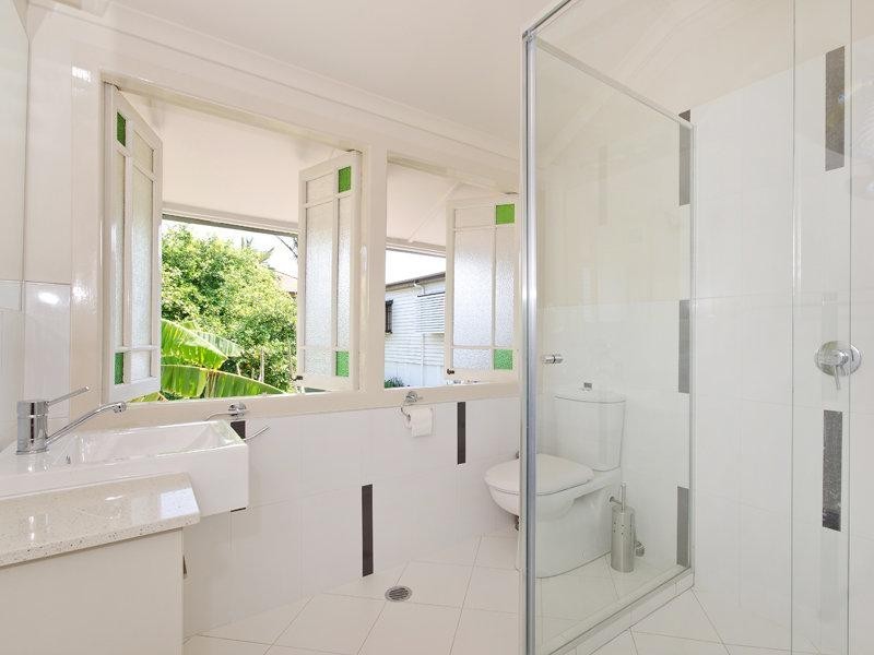 36 Winchester Street, Hamilton QLD 4007