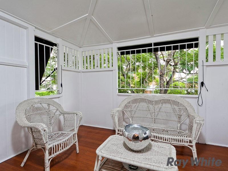 30 Enderley Avenue, Clayfield QLD 4011