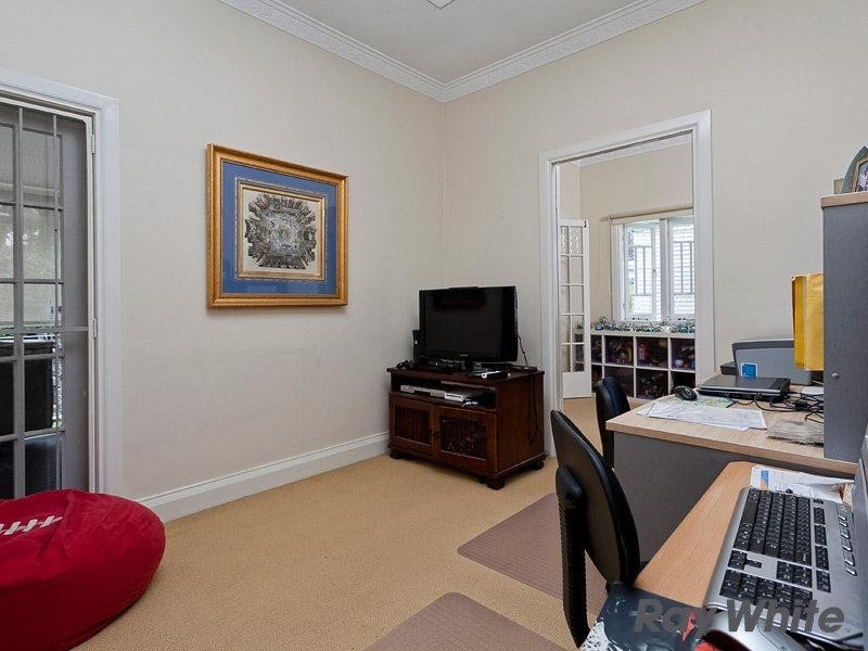 30 Enderley Avenue, Clayfield QLD 4011