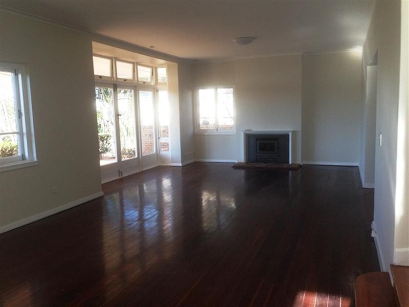 19 Circe Street, Hamilton QLD 4007