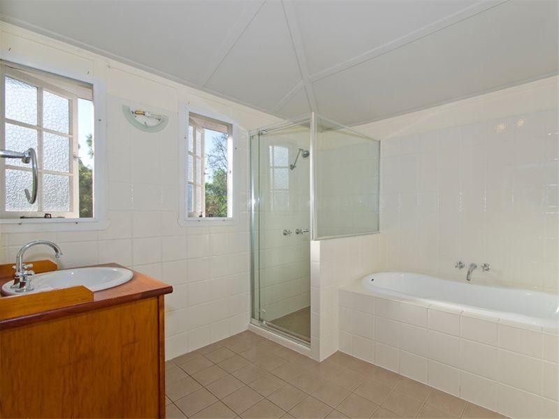 8 Keith Street, Clayfield QLD 4011