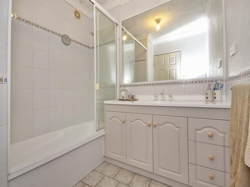 4/15 Osborne Road, Mitchelton QLD 4053