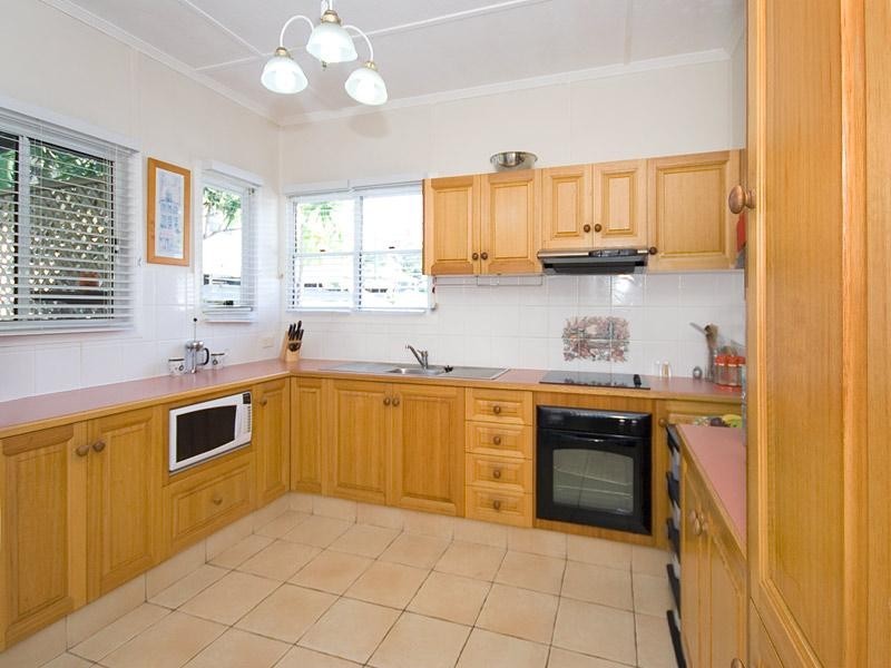 27A Roma Street, Scarborough QLD 4020