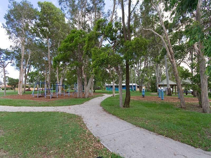 27A Roma Street, Scarborough QLD 4020