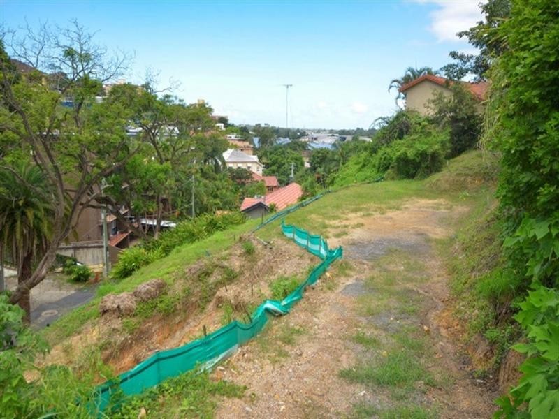 24 Arran Avenue, Hamilton QLD 4007