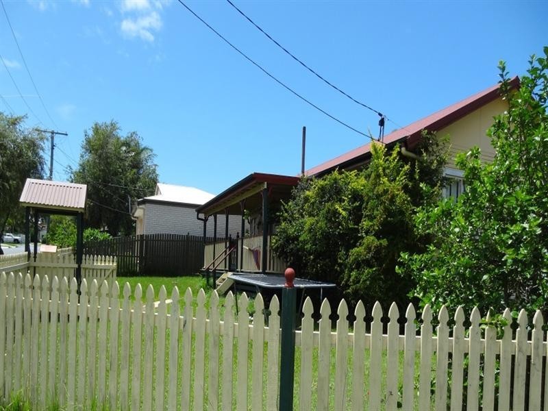 10 Cole Street, Scarborough QLD 4020