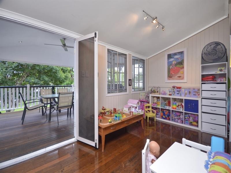 51 Webster Avenue, Hendra QLD 4011