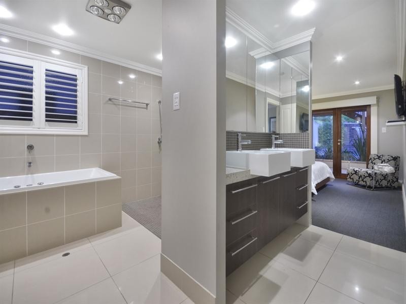 15 Blaikie Street, Hendra QLD 4011