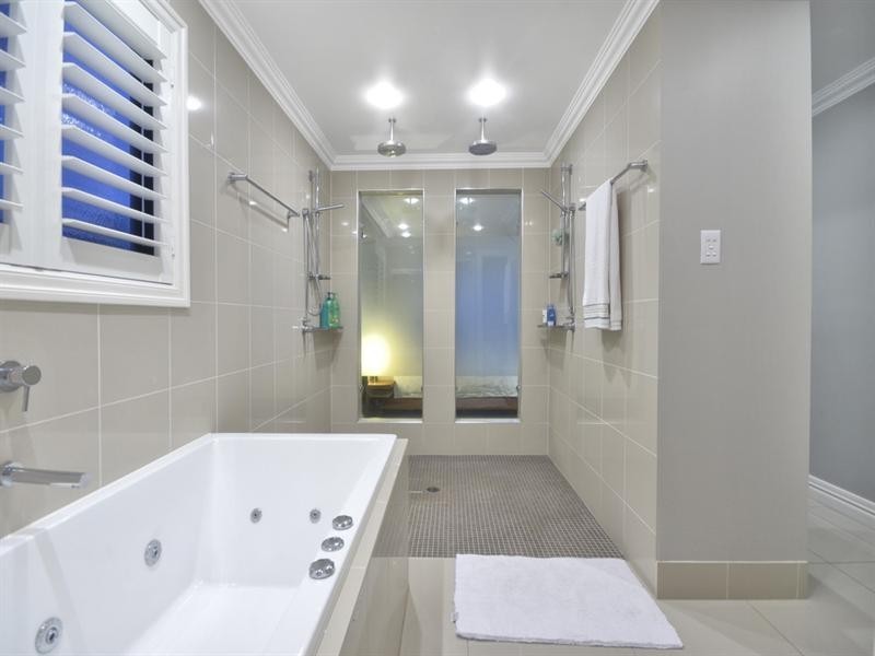 15 Blaikie Street, Hendra QLD 4011