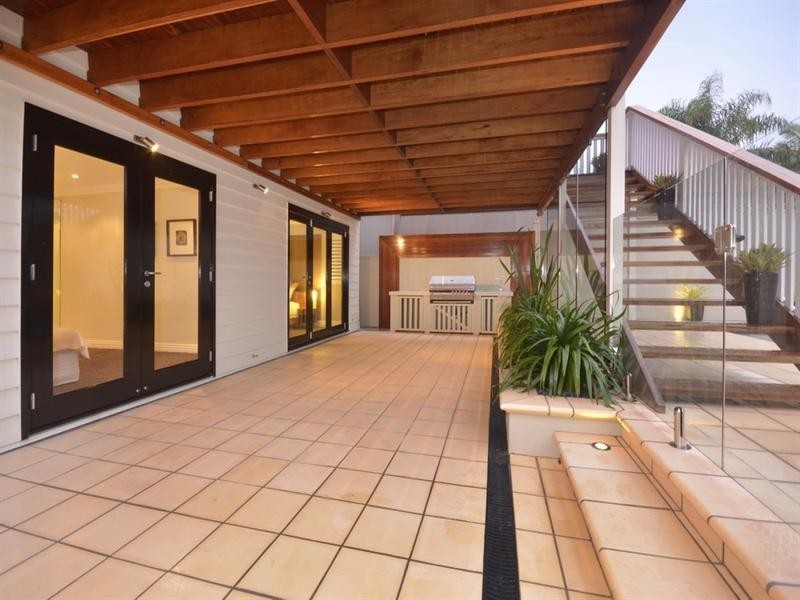 15 Blaikie Street, Hendra QLD 4011