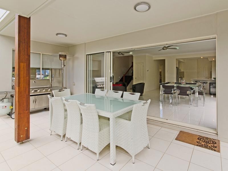 8 Blaikie Street, Hendra QLD 4011