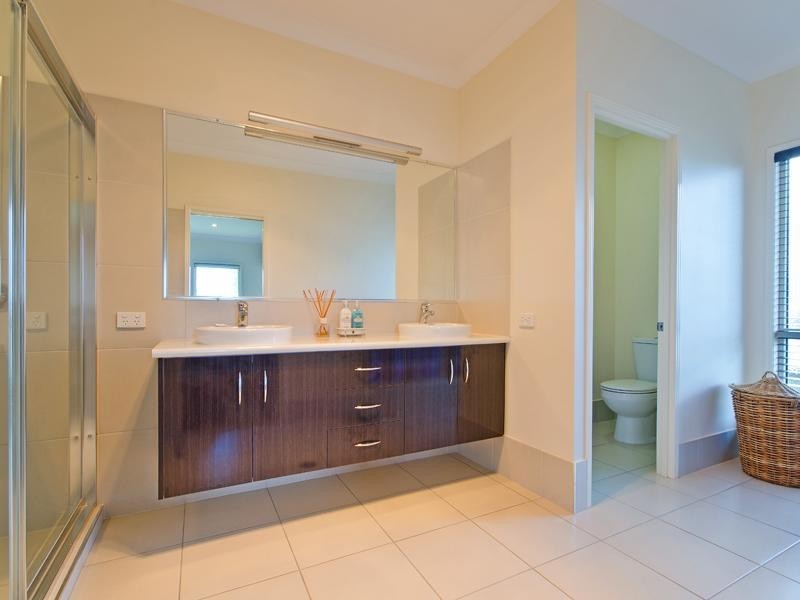 8 Blaikie Street, Hendra QLD 4011