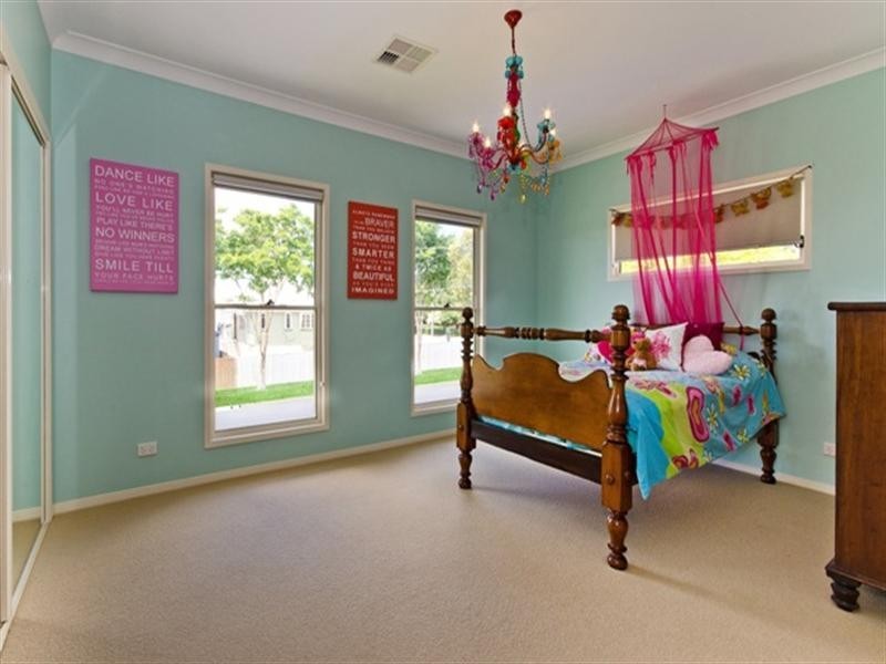 8 Blaikie Street, Hendra QLD 4011