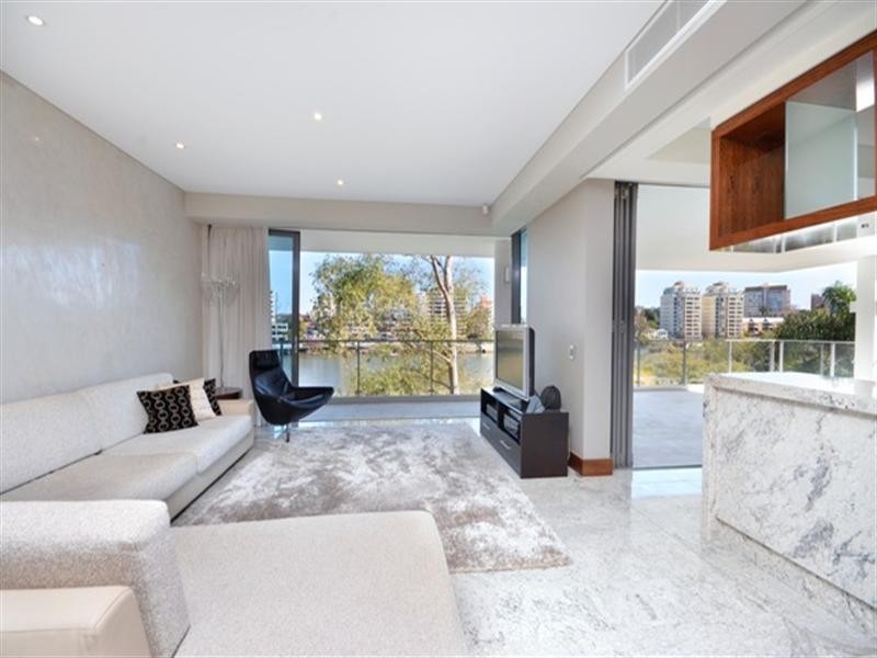 8/166 Oxlade Drive, New Farm QLD 4005