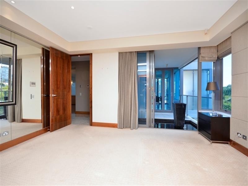 8/166 Oxlade Drive, New Farm QLD 4005