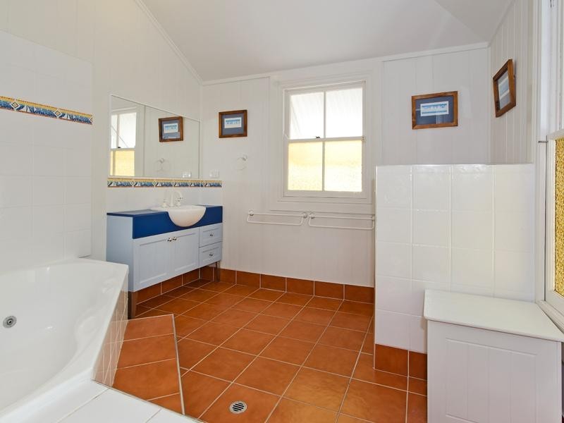 38 Thorrold Street, Wooloowin QLD 4030