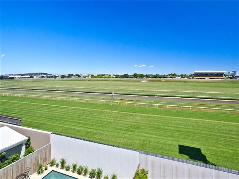 59 Raceview Avenue, Hendra QLD 4011