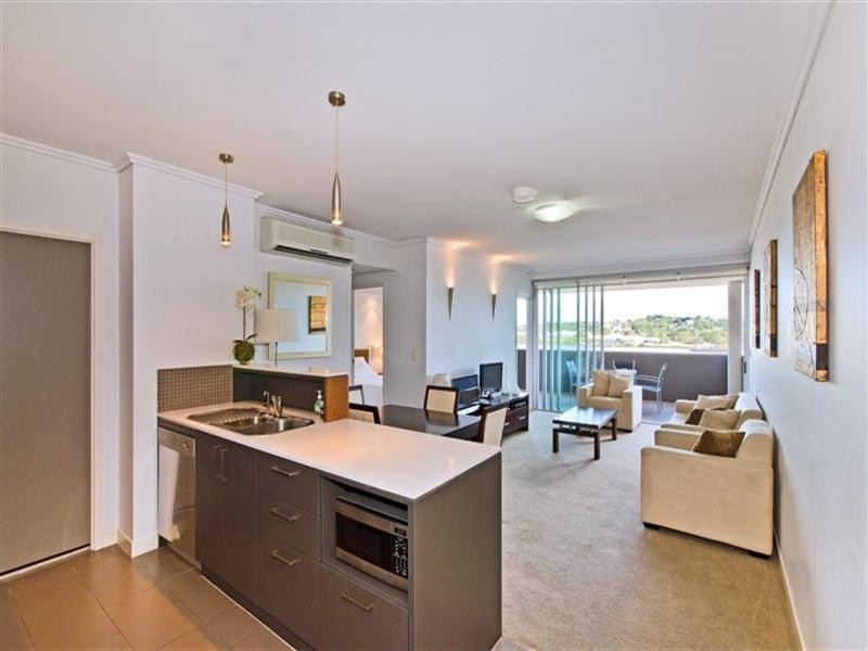 810/35 Harbour Road, Hamilton QLD 4007