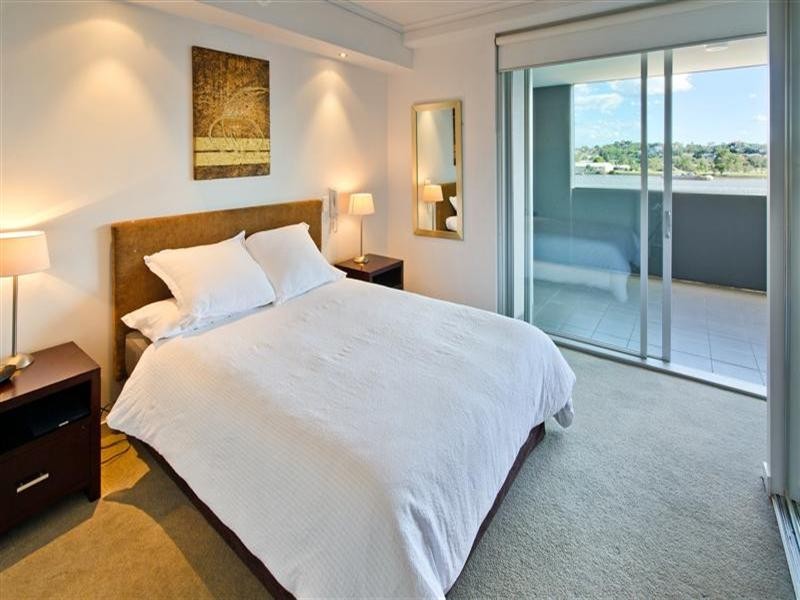 810/35 Harbour Road, Hamilton QLD 4007