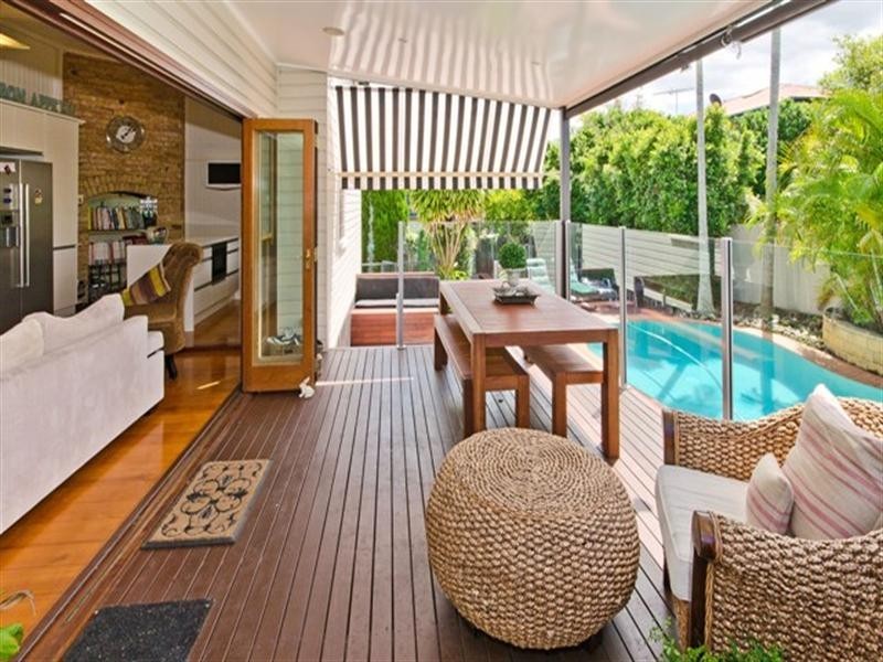 10 Madden Street, Albion QLD 4822