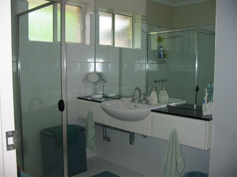 9 Rossiter Parade, Hamilton QLD 4007