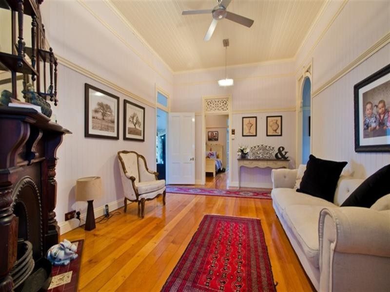 10 Madden Street, Albion QLD 4010