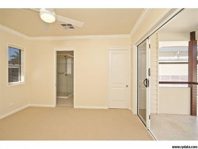 68A Winchester Street, Hamilton QLD 4007