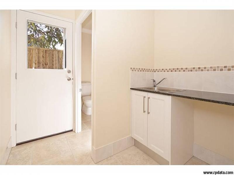 68A Winchester Street, Hamilton QLD 4007