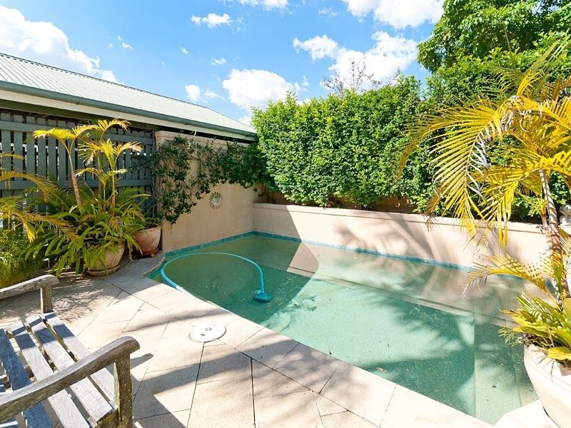 98 Hawdon Street, Wilston QLD 4051