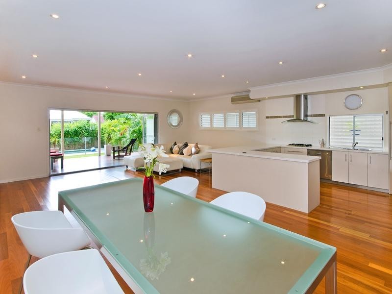 34 Raceview Avenue, Hendra QLD 4011