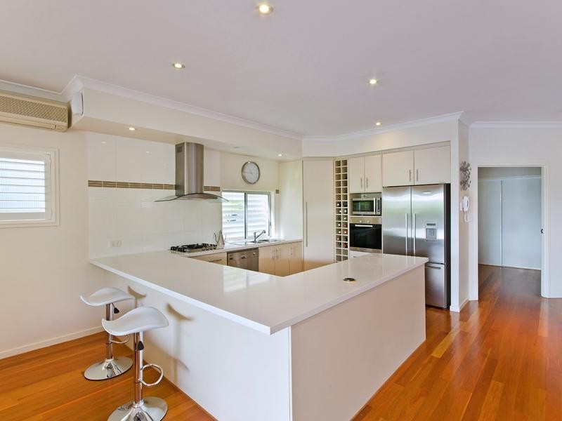 34 Raceview Avenue, Hendra QLD 4011