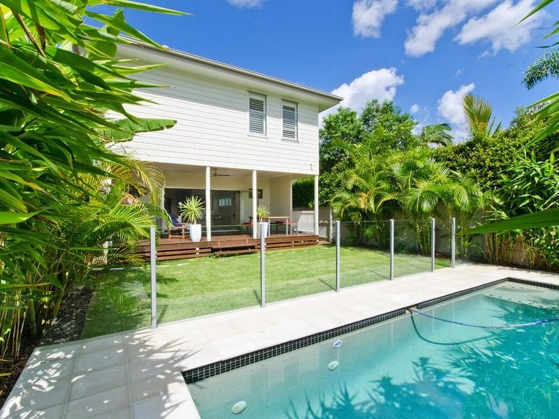34 Raceview Avenue, Hendra QLD 4011