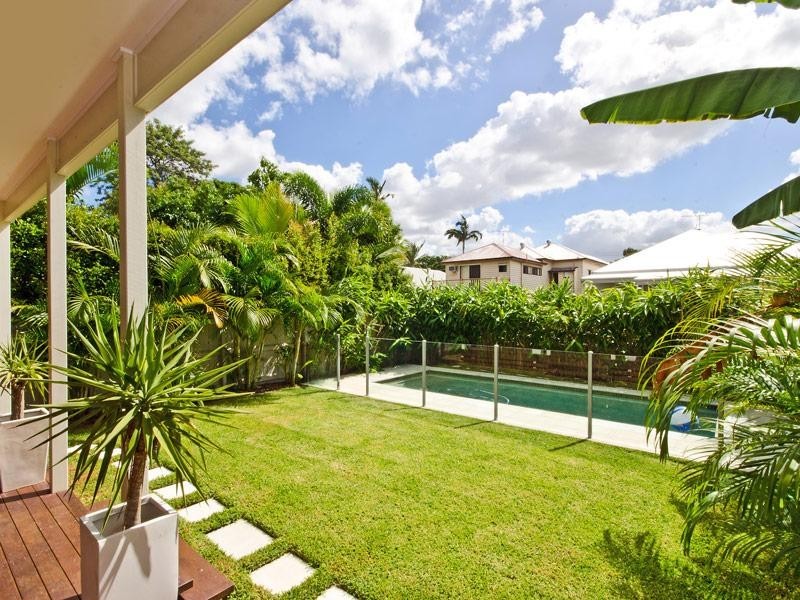 34 Raceview Avenue, Hendra QLD 4011